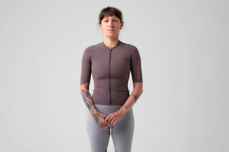 W Cyklodres ISADORE Echelon Aero Jersey Plum Truffle - náhled 2